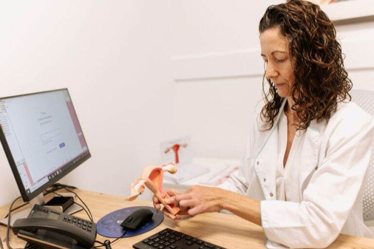 ¿Qué es la endometriosis y cómo  afecta a la salud femenina?